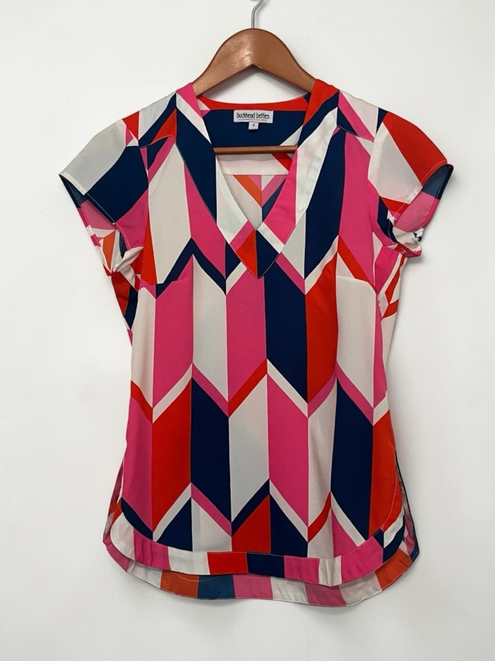 Buckhead Betties Lush Pink & Navy Geometric V-Neck Cap Sleeve Blouse size S